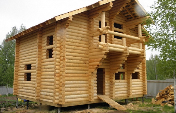 Деревянный дом-баня в деревне Левашово